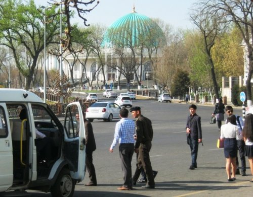 Ранняя весна 2016 г. в Ташкенте