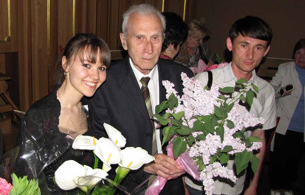 ВСЮ ЖИЗНЬ ЕГО ЗВУЧИТ ГОБОЙ