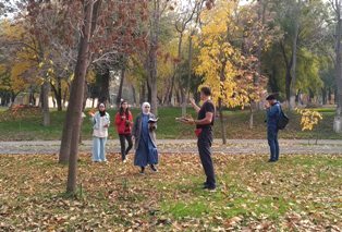 Волонтеры проводят в Ташкенте инвентаризацию деревьев