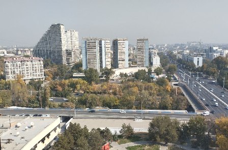 Слабо помыть московские высотки в  Ташкенте?